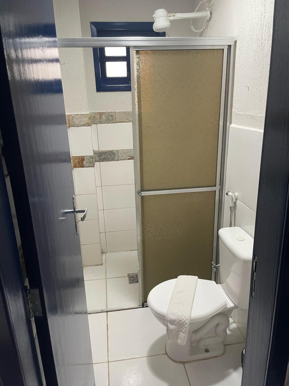 Cr Hotel Bueno - Antigo Hotel Serras De Goyaz Goiania Exterior photo A toilet in a private home in Israel
